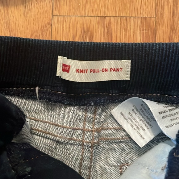 Bundle of baby boy name brand like new 3-12 months clothing: sweaters, jeans, - Picture 10 of 16